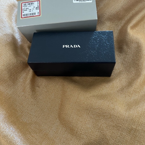 Leopard print Prada sunglasses - Picture 7 of 7